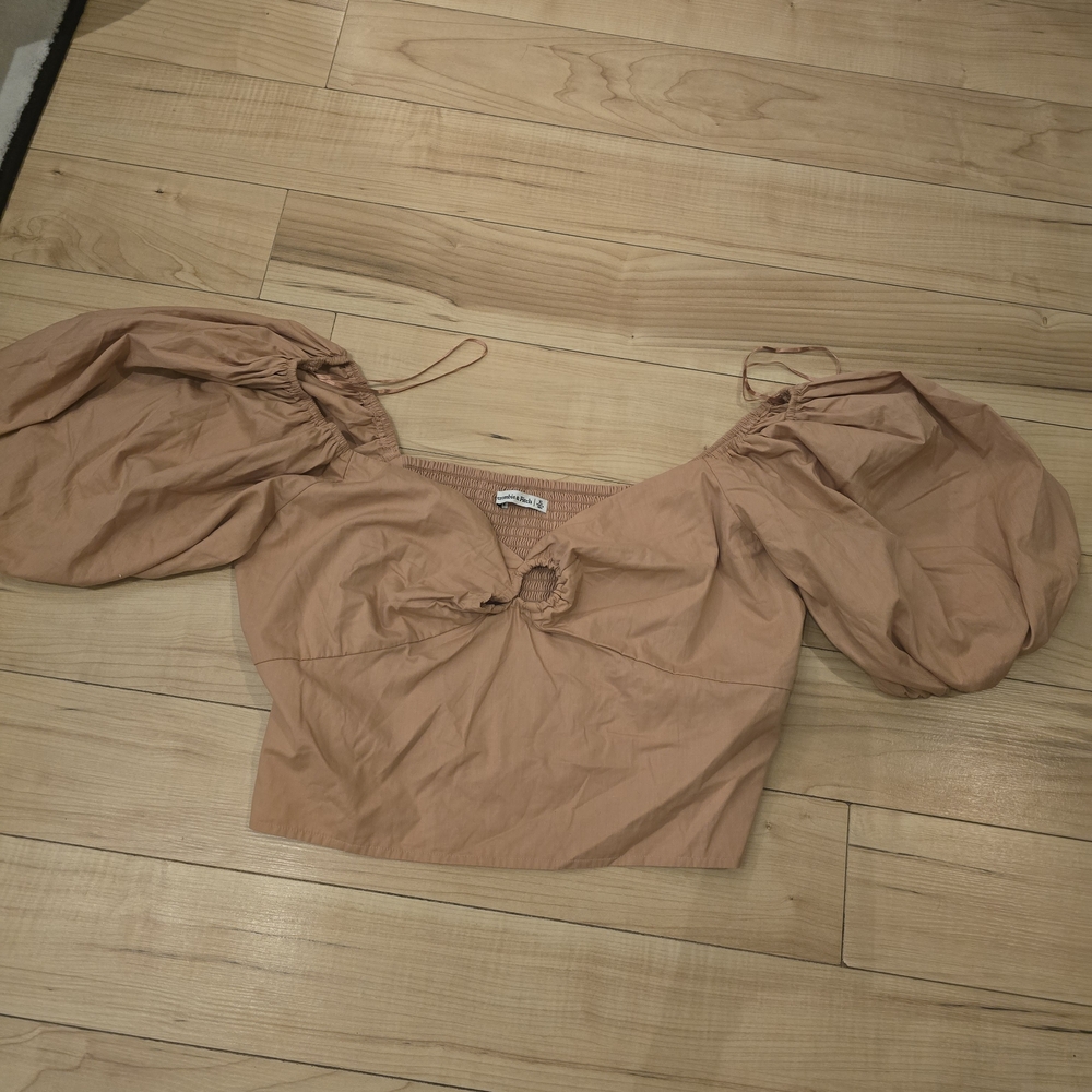 Abercrombie & Fitch Puff Sleeve Blouse in Brown